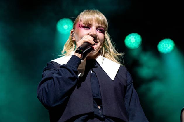 June 16, 2026, London, Lanarkshire, United Kingdom: Rebecca Lucy Taylor, known professionally as Self Esteem performs live on stage during a concert. Rebecca Lucy Taylor, also known professionally as Self Esteem, Played the first concert on opening night June 16th of London s newest live entertainment venue British Airways ARC,.Support Artist was Joshua Idehen London United Kingdom - ZUMAs197 20260616_aaa_s197_436 Copyright: xBonniexBritainx