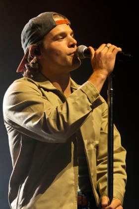 Max McNown live bei einem Konzert seiner The Cost of Growing Up -Tour in der Columbiahalle. Berlin, 16.06.2026 *** Max McNown live at a concert on his The Cost of Growing Up Tour at the Columbiahalle in Berlin, June 16, 2026,detected_source_language Foto:xC.xBehringx xFuturexImagex mckown_6607