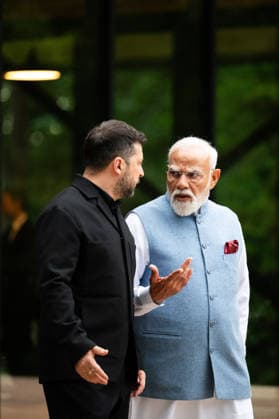 G7 Summit - Family Photo Before A Gala Dinner Ukrainian President Volodymyr Zelensky and Indian Prime Minister Narendra Modi prior to a family photograph before a gala dinner as part of the G7 summit, in Evian, France, on June 16, 2026. Photo by Jeanne Accorsini Pool ABACAPRESS.COM Evian France  Copyright: xAccorsinixJeanne Pool ABACAx