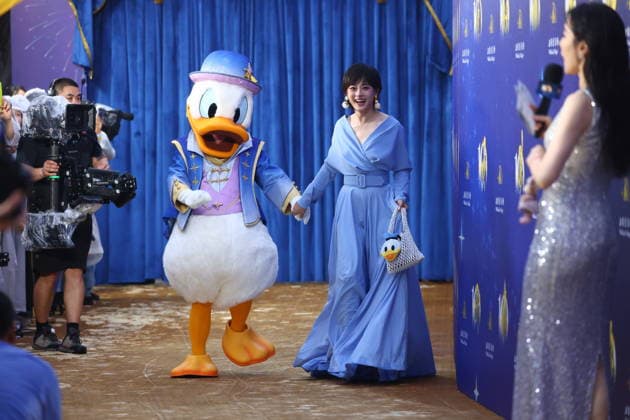 SHANGHAI, CHINA - JUNE 15: Actress Susan Sun Li arrives for the special gala for the 10th anniversary celebration of Shanghai Disney Resort on June 15, 2026 in Shanghai, China. A celebration was held on June 15 to mark the 10th anniversary of Shanghai Disney Resort, which first opened to visitors on June 16, 2016.  Copyright: xVCGx 111648593075
