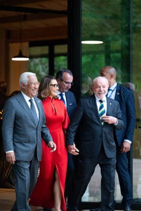 G7 Summit - Family Photo Before A Gala Dinner European Council President Antonio Costa, Brazils Rosangela Janja da Silva and Brazil s President Luiz Inacio Lula da Silva arrive prior to a family photograph before a gala dinner as part of the G7 summit, in Evian, France, on June 16, 2026. Photo by Jeanne Accorsini Pool ABACAPRESS.COM Evian France  Copyright: xAccorsinixJeanne Pool ABACAx