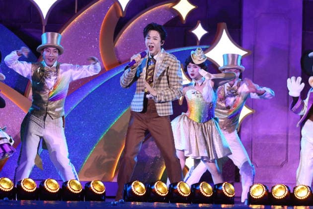SHANGHAI, CHINA - JUNE 15: Singer Liu Yuning performs on the stage during the special gala for the 10th anniversary celebration of Shanghai Disney Resort on June 15, 2026 in Shanghai, China. A celebration was held on June 15 to mark the 10th anniversary of Shanghai Disney Resort, which first opened to visitors on June 16, 2016.  Copyright: xVCGx 111648593115