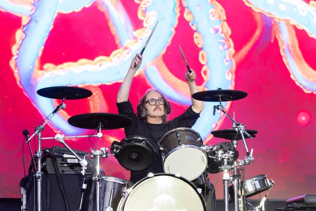 Garbage live at Piece Hall in Halifax, UK, 16 June 2026 Garbage performing live at Piece Hall in Halifax, UK on 16 June 2026. The American band consist of Scottish Shirley Manson in vocals, and American musicians Duke Erikson, Steve Marker and Butch Vig., Credit:Mike Gray MIKE GRAY - B4227 Avalon Halifax, United Kingdom  Copyright: xMikexGrayx xMIKExGRAYx-xB4227x xAvalonx 1110630527