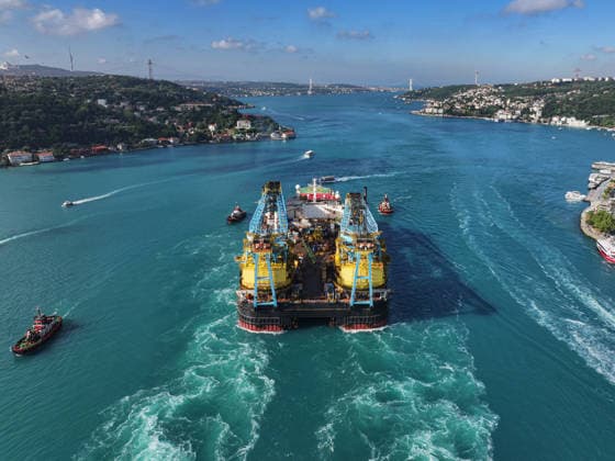 World s 3rd-largest semi-submersible crane vessel transits Bosphorus Strait ISTANBUL, TURKIYE - JUNE 17: An aerial view of the Saipem 7000, the world s third-largest semi-submersible crane vessel used in natural gas pipeline construction, transits the Bosphorus Strait during its voyage from Libya to Romania in Istanbul, Turkiye, on June 17, 2026. Cemal Yurttas Anadolu Istanbul Turkey. Editorial use only. Please get in touch for any other usage.  Copyright: x2026xAnadoluxCemalxYurttasx