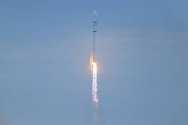 WENCHANG, CHINA - JUNE 17: A Long March-12 rocket, carrying the 22nd group of low-orbit internet satellites lifts off from the Hainan commercial spacecraft launch site on June 17, 2026 in Wenchang, Hainan Province of China. The rocket lifted off at 10:44 am (Beijing Time) and successfully placed the payload, the 22nd group of low-orbit internet satellites, into the preset orbit.  Copyright: xChinaxNewsxServicex 111648747618