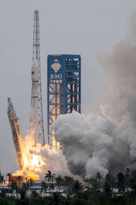 WENCHANG, CHINA - JUNE 17: A Long March-12 rocket, carrying the 22nd group of low-orbit internet satellites lifts off from the Hainan commercial spacecraft launch site on June 17, 2026 in Wenchang, Hainan Province of China. The rocket lifted off at 10:44 am (Beijing Time) and successfully placed the payload, the 22nd group of low-orbit internet satellites, into the preset orbit.  Copyright: xVCGx 111648739502