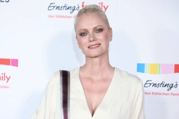 Ernsting s family Fashion Show Franziska Knuppe, Ernsting s family Fashion Show HW 2026, Empire Riverside Hotel, Hamburg, 16.06.2026 *** Ernstings Family Fashion Show Franziska Knuppe, Ernstings Family Fashion Show Fall Winter 2026, Empire Riverside Hotel, Hamburg, June 16, 2026,detected_source_language Copyright: xEventpressxBecherx
