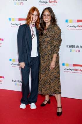 ABB ERNSTINGS - Marlene Krug, Saskia Grimm, zu Gast bei der Ernsting s family Fashion Show HW 2026 im Empire Riverside Hotel in Hamburg 16.06.2026 Hamburg Deutschland *** ABB ERNSTINGS Marlene Krug and Saskia Grimm, guests at the Ernstings family Fall Winter 2026 Fashion Show at the Empire Riverside Hotel in Hamburg on June 16, 2026, Hamburg, Germany,detected_source_language