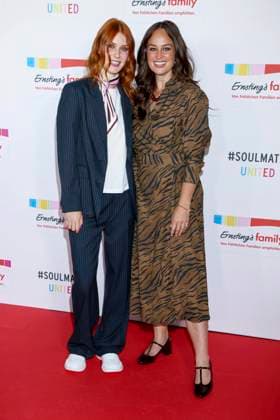 ABB ERNSTINGS - Marlene Krug, Saskia Grimm, zu Gast bei der Ernsting s family Fashion Show HW 2026 im Empire Riverside Hotel in Hamburg 16.06.2026 Hamburg Deutschland *** ABB ERNSTINGS Marlene Krug and Saskia Grimm, guests at the Ernstings family Fall Winter 2026 Fashion Show at the Empire Riverside Hotel in Hamburg on June 16, 2026, Hamburg, Germany,detected_source_language