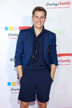 ABB ERNSTINGS- Lukas Sauer zu Gast bei der Ernsting s family Fashion Show HW 2026 im Empire Riverside Hotel in Hamburg 16.06.2026 Hamburg Deutschland *** ABB ERNSTINGS Lukas Sauer as a guest at the Ernstings Family Fashion Show Fall Winter 2026 at the Empire Riverside Hotel in Hamburg on June 16, 2026, Hamburg, Germany,detected_source_language
