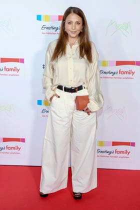 ABB ERNSTINGS- Arzu Bazman zu Gast bei der Ernsting s family Fashion Show HW 2026 im Empire Riverside Hotel in Hamburg 16.06.2026 Hamburg Deutschland *** ABB ERNSTINGS Arzu Bazman Attends the Ernstings Family Fashion Show FW 2026 at the Empire Riverside Hotel in Hamburg on June 16, 2026, Hamburg, Germany,detected_source_language