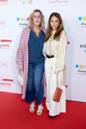 ABB ERNSTINGS- Alexa Maria Surholt, Arzu Bazman zu Gast bei der Ernsting s family Fashion Show HW 2026 im Empire Riverside Hotel in Hamburg 16.06.2026 Hamburg Deutschland *** ABB ERNSTINGS Alexa Maria Surholt and Arzu Bazman attended the Ernstings family Fall Winter 2026 Fashion Show at the Empire Riverside Hotel in Hamburg on June 16, 2026, Hamburg, Germany,detected_source_language