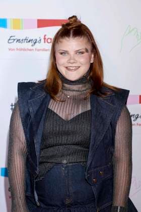 ABB ERNSTINGS - Loi, Leonie Greiner zu Gast bei der Ernsting s family Fashion Show HW 2026 im Empire Riverside Hotel in Hamburg 16.06.2026 Hamburg Deutschland *** ABB ERNSTINGS Loi, Leonie Greiner as guests at the Ernstings family Fall Winter 2026 Fashion Show at the Empire Riverside Hotel in Hamburg on June 16, 2026, Hamburg, Germany,detected_source_language