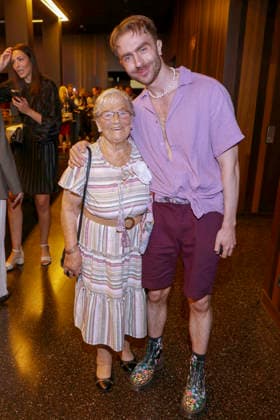 ABB ERNSTINGS- Waltraud Braeuss, Felix Nieder Oma zu Gast bei der Ernsting s family Fashion Show HW 2026 im Empire Riverside Hotel in Hamburg 16.06.2026 Hamburg Deutschland *** ABB ERNSTINGS Waltraud Braeuss, Felix Nieders grandmother, attended the Ernstings family Fall Winter 2026 Fashion Show at the Empire Riverside Hotel in Hamburg on June 16, 2026, Hamburg, Germany,detected_source_language