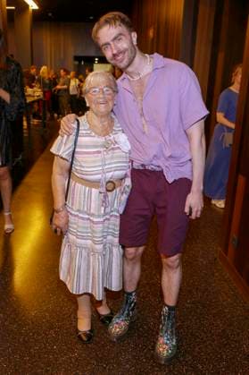 ABB ERNSTINGS- Waltraud Braeuss, Felix Nieder Oma zu Gast bei der Ernsting s family Fashion Show HW 2026 im Empire Riverside Hotel in Hamburg 16.06.2026 Hamburg Deutschland *** ABB ERNSTINGS Waltraud Braeuss, Felix Nieders grandmother, attended the Ernstings family Fall Winter 2026 Fashion Show at the Empire Riverside Hotel in Hamburg on June 16, 2026, Hamburg, Germany,detected_source_language