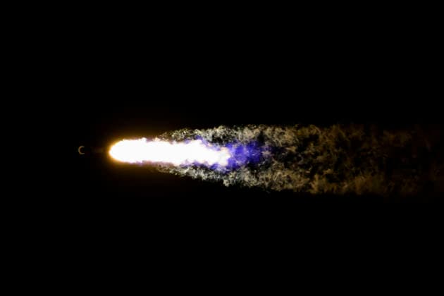June 17, 2026, Cape Canaveral, Florida, USA: SpaceX Falcon 9 rocket carrying AST SpaceMobileÃ¢â‚¬â ¢s BlueBird 7 satellite, lifts off from Space Launch Complex-40 at Cape Canaveral Space Force Station, Florida, at 2:39 a.m. EDT on June 17, 2026. Cape Canaveral USA  - ZUMAb268 20260617_znp_b268_001 Copyright: xJenniferxBriggsx