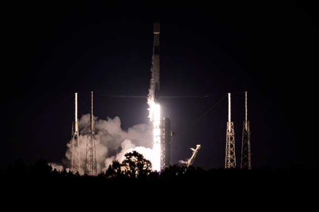June 17, 2026, Cape Canaveral, Florida, USA: SpaceX Falcon 9 rocket carrying AST SpaceMobileÃ¢â‚¬â ¢s BlueBird 7 satellite, lifts off from Space Launch Complex-40 at Cape Canaveral Space Force Station, Florida, at 2:39 a.m. EDT on June 17, 2026. Cape Canaveral USA  - ZUMAb268 20260617_znp_b268_007 Copyright: xJenniferxBriggsx