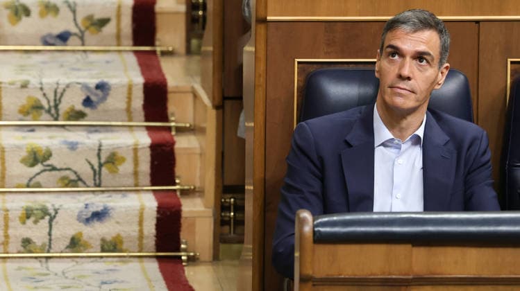 Congress questions Marlaska amid the Leire case, the deaths of anti-drug agents, and the assault on a teacher. Prime Minister Pedro Sánchez during a question period in the Congress of Deputies on June 17, 2026, in Madrid, Spain. The government faces a question-and-answer session today that coincides with former President Zapatero’s appearance before the National Court judge regarding the Plus Ultra bailout. During the plenary session, the opposition is questioning Marlaska amid new information emerging daily about the activities of former Socialist Party member Leire Díez, in the wake of the deaths of two anti-drug Civil Guards off the coast of Huelva and the recent incident in which a riot police officer kicked a teacher who was protestin  Copyright: xMartaxFernandezx 7602968