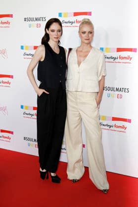 Coco Rocha und Franziska Knuppe bei der Ernsting s Family Fashion Show 2026 im Empire Riverside Hotel. Hamburg, 16.06.2026 *** Coco Rocha and Franziska Knuppe at the Ernstings Family Fashion Show 2026 at the Empire Riverside Hotel in Hamburg, June 16, 2026,detected_source_language Foto:xC.xTamckex xFuturexImagex ernstings_6699