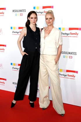 Coco Rocha und Franziska Knuppe bei der Ernsting s Family Fashion Show 2026 im Empire Riverside Hotel. Hamburg, 16.06.2026 *** Coco Rocha and Franziska Knuppe at the Ernstings Family Fashion Show 2026 at the Empire Riverside Hotel in Hamburg, June 16, 2026,detected_source_language Foto:xC.xTamckex xFuturexImagex ernstings_6700