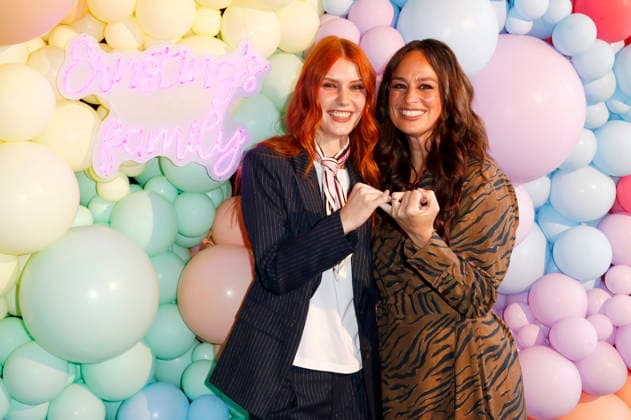 Marlene Krug und Saskia Grimm bei der Ernsting s Family Fashion Show 2026 im Empire Riverside Hotel. Hamburg, 16.06.2026 *** Marlene Krug and Saskia Grimm at the Ernstings Family Fashion Show 2026 at the Empire Riverside Hotel in Hamburg, June 16, 2026,detected_source_language Foto:xC.xTamckex xFuturexImagex ernstings_6726