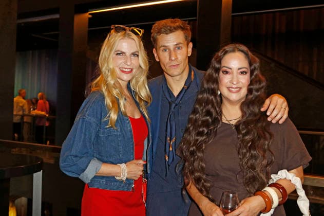 Tanja Bülter, Lukas Sauer und Miyabi Kawai bei der Ernsting s Family Fashion Show 2026 im Empire Riverside Hotel. Hamburg, 16.06.2026 *** Tanja Bülter, Lukas Sauer, and Miyabi Kawai at the Ernstings Family Fashion Show 2026 at the Empire Riverside Hotel in Hamburg, June 16, 2026,detected_source_language Foto:xC.xTamckex xFuturexImagex ernstings_6735