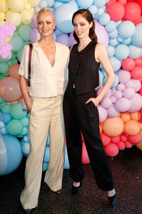 Franziska Knuppe und Coco Rocha bei der Ernsting s Family Fashion Show 2026 im Empire Riverside Hotel. Hamburg, 16.06.2026 *** Franziska Knuppe and Coco Rocha at the Ernstings Family Fashion Show 2026 at the Empire Riverside Hotel in Hamburg, June 16, 2026,detected_source_language Foto:xC.xTamckex xFuturexImagex ernstings_6764