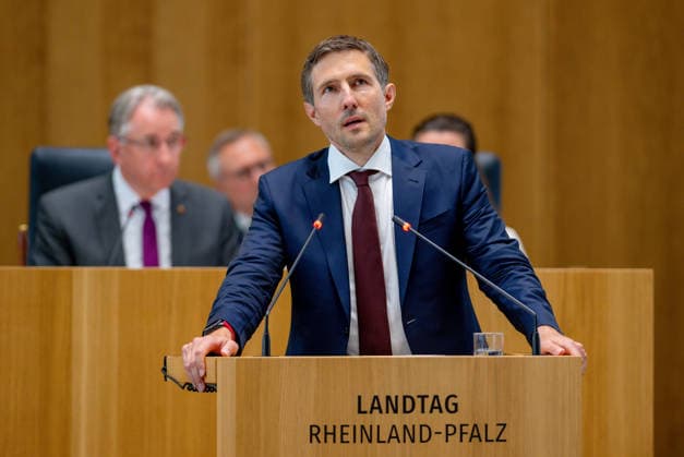 Christoph Gensch CDU RLP Christoph Gensch, der neue Fraktionsvorsitzende der CDU in Rheinland-Pfalz hält am 17.06.2026 im Landtag in Mainz eine Rede. Mainz Rheinland-Pfalz Deutschland *** Christoph Gensch, CDU RLP