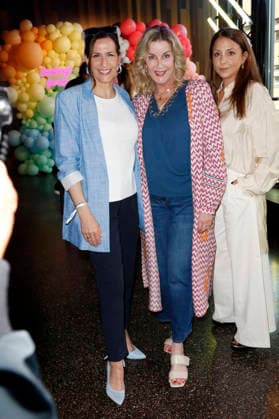 Ulrike Frank, Alexa Maria Surholt und Arzu Bazman bei der Ernsting s Family Fashion Show 2026 im Empire Riverside Hotel. Hamburg, 16.06.2026 *** Ulrike Frank, Alexa Maria Surholt, and Arzu Bazman at the Ernstings Family Fashion Show 2026 at the Empire Riverside Hotel in Hamburg, June 16, 2026,detected_source_language Foto:xC.xTamckex xFuturexImagex ernstings_6786
