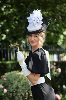 . 17 06 2026. Ascot, United Kingdom. Racegoers arriving on day two of Royal Ascot , United Kingdom .  xStephenxLockx xi-Imagesx IIM-26835-0009