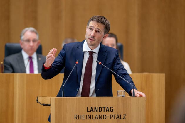 Christoph Gensch CDU RLP Christoph Gensch, der neue Fraktionsvorsitzende der CDU in Rheinland-Pfalz hält am 17.06.2026 im Landtag in Mainz eine Rede. Mainz Rheinland-Pfalz Deutschland *** Christoph Gensch, CDU RLP