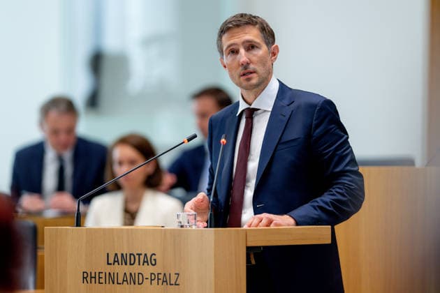 Christoph Gensch CDU RLP Christoph Gensch, der neue Fraktionsvorsitzende der CDU in Rheinland-Pfalz hält am 17.06.2026 im Landtag in Mainz eine Rede. Mainz Rheinland-Pfalz Deutschland *** Christoph Gensch, CDU RLP