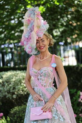 . 17 06 2026. Ascot, United Kingdom. Racegoers arriving on day two of Royal Ascot , United Kingdom .  xStephenxLockx xi-Imagesx IIM-26835-0012