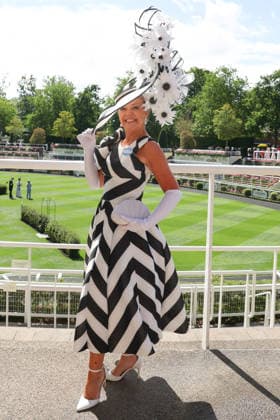 June 17, 2026, Ascot, Berkshire, UK: Ascot, UK. A lady wearing a large hat, enjoying the 2nd day of Royal Ascot in Ascot, Berkshire. Royal Ascot is a historic British sporting and social institution, running from Tuesday 16 - Saturday 20 June and was founded by Queen Anne in 1711. Ascot UK  - ZUMAl94_ 20260617_zaf_l94_001 Copyright: xJacquelinexLawriex