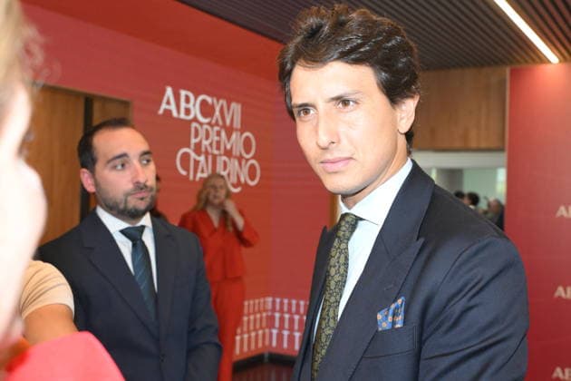 ABC Presents the 17th Bullfighting Award to the Lozano Brothers Andrés Roca Rey speaks to the press during the presentation of ABCs 17th Bullfighting Award on June 17, 2026, in Madrid, Spain ABC BULLFIGHTING AWARD CELEBRITIES PHOTOCALL José Madrid Madrid, Spain,detected_source_language  Copyright: xJosÃ xOlivax 7603434