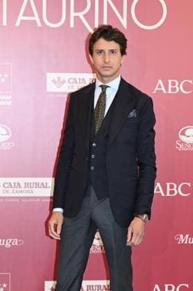 ABC Presents the 17th Bullfighting Award to the Lozano Brothers Andrés Roca Rey poses at the photocall during the presentation of ABCs 17th Bullfighting Award on June 17, 2026, in Madrid, Spain ABC BULLFIGHTING AWARD CELEBRITIES PHOTOCALL José Madrid Madrid Spain,detected_source_language  Copyright: xJosÃ xOlivax 7603430