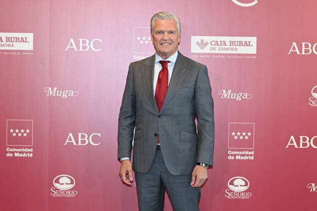 ABC Presents the 17th Bullfighting Award to the Lozano Brothers Juan Antonio Ruiz Espartaco poses at the photocall during the presentation of ABCs 17th Bullfighting Award on June 17, 2026, in Madrid, Spain ABC BULLFIGHTING AWARD CELEBRITIES PHOTOCALL José Madrid Madrid Spain,detected_source_language  Copyright: xJosÃ xOlivax 7603406
