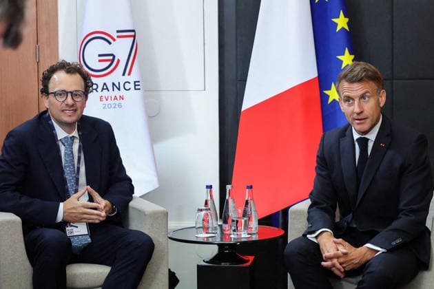 Dario Amodei, CEO of Anthropic, and President Emmanuel Macron in an interview during the G7 summit in Evian on June 17, 2026. Dominique Jacovides, Bestimage. President Emmanuel Macron is interviewed during the G7 summit in Evian, France.,detected_source_language  Copyright: xDOMINIQUExJACOVIDESx xBESTIMAGExDOMINIQUExJACOVIDESx xBESTIMAGEx