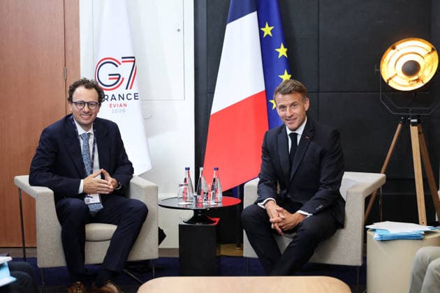 Dario Amodei, CEO of Anthropic, and President Emmanuel Macron in an interview during the G7 summit in Evian on June 17, 2026. Dominique Jacovides, Bestimage. President Emmanuel Macron is interviewed during the G7 summit in Evian, France.,detected_source_language  Copyright: xDOMINIQUExJACOVIDESx xBESTIMAGExDOMINIQUExJACOVIDESx xBESTIMAGEx
