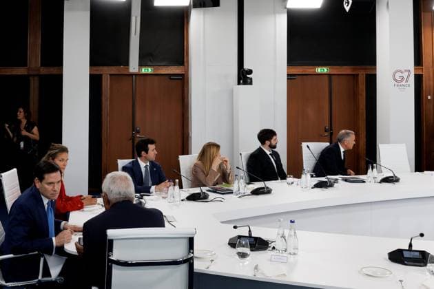 G7 SUMMIT PHOTO PQR LE DAUPHINE Grégory YETCHMENIZA Évian-les-Bains June 17, 2026 Évian-les-Bains, Haute-Savoie, June 17 POOL Le Dauphiné Libéré Working lunch for G7 members, partner countries, and business leaders Ensuring the safe, rapid, and effective deployment of artificial intelligence Grégory Yetchmeniza Le Dauphiné Libéré Evian, France, June 17, 2026 G7 Summit Évian-les-Bains, Haute-Savoie, Rhône-Alpes, France,detected_source_language  Copyright: xPHOTOPQR LExDAUPHINE MAXPPPxGrégoryxYETCHMENIZAx 20260617JDL8961 20260617JDL8961
