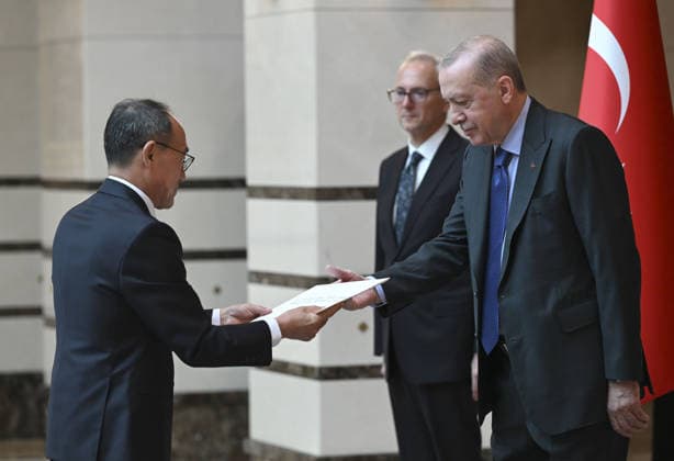 Turkish President Recep Tayyip Erdogan ANKARA, TURKIYE - JUNE 17: Turkish President Recep Tayyip Erdogan receives letter of credence from South Korean Ambassador Sukjong Boo (L) at the Presidential Complex in Ankara, Turkiye on June 17, 2026. Utku Ucrak Anadolu Ankara Turkey. Editorial use only. Please get in touch for any other usage.  Copyright: x2026xAnadoluxUtkuxUcrakx