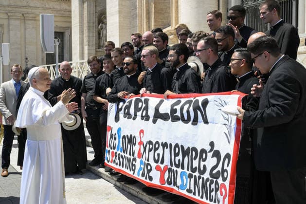 Pope Leo XIV Leads The General Audience - Vatican Pope Leo XIV attends the weekly general audience in Saint Peter’s square, Vatican on June 17, 2026. Photo by (EV) Mario Tomassetti Vatican Media ABACAPRESS.COM Rome Vatican (or Holy See)  Copyright: xABACAx