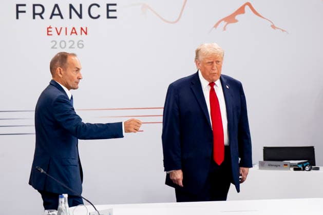 June 17, 2026, Evian-Les-Bains, France: U.S. President Donald Trump, right, arrives to a G7 working session at the G7 summit in Evian-les-Bains, France, on Wednesday, June 17, 2026. Evian-Les-Bains France  - ZUMAc35_ 20260617_zaf_c35_029 Copyright: xChristopherxKatsarovx