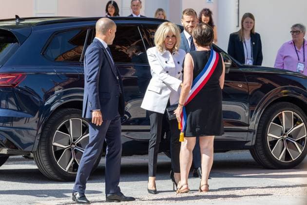 G7 Summit PHOTOPQR LE DAUPHINE Tom PHAM VAN SUU Évian-les-Bains June 17, 2026 In Évian-les-Bains, Haute-Savoie, on June 16, 2026, Brigitte Macron and the spouses of G7 leaders and guests spoke with a group of G7 middle school students, a session led by 9th-grade students from Jean-Jacques Rousseau Middle School in Thonon-les-Bains. The theme was child protection in the age of artificial intelligence. Photo by Tom Pham Van Suu, Le Dauphiné Libéré, Évian, France, June 17, 2026. G7 Summit, Évian-les-Bains, Haute-Savoie, Rhône-Alpes, France,detected_source_language  Copyright: xPHOTOPQR LExDAUPHINE MAXPPPxTomxPHAMxVANxSUUx 20260617JDL9360 20260617JDL9360