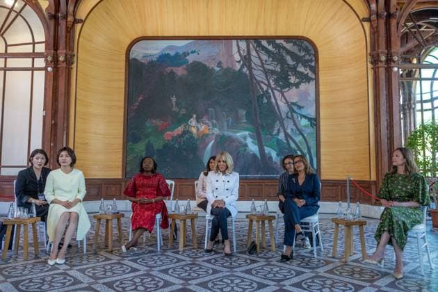 G7 Summit PHOTOPQR LE DAUPHINE Tom PHAM VAN SUU Évian-les-Bains June 17, 2026 In Évian-les-Bains, Haute-Savoie, on June 16, 2026, Brigitte Macron and the spouses of G7 leaders and guests spoke with a group of G7 middle school students, a session led by 9th-grade students from Jean-Jacques Rousseau Middle School in Thonon-les-Bains. The theme was child protection in the age of artificial intelligence. Photo by Tom Pham Van Suu, Le Dauphiné Libéré, Évian, France, June 17, 2026. G7 Summit, Évian-les-Bains, Haute-Savoie, Rhône-Alpes, France,detected_source_language  Copyright: xPHOTOPQR LExDAUPHINE MAXPPPxTomxPHAMxVANxSUUx 20260617JDL9362 20260617JDL9362