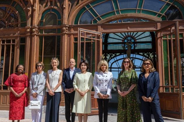 G7 Summit PHOTOPQR LE DAUPHINE Tom PHAM VAN SUU Évian-les-Bains June 17, 2026 In Évian-les-Bains, Haute-Savoie, on June 16, 2026, Brigitte Macron and the spouses of G7 leaders and guests spoke with a group of G7 middle school students, a session led by 9th-grade students from Jean-Jacques Rousseau Middle School in Thonon-les-Bains. The theme was child protection in the age of artificial intelligence. Photo by Tom Pham Van Suu, Le Dauphiné Libéré, Évian, France, June 17, 2026. G7 Summit, Évian-les-Bains, Haute-Savoie, Rhône-Alpes, France,detected_source_language  Copyright: xPHOTOPQR LExDAUPHINE MAXPPPxTomxPHAMxVANxSUUx 20260617JDL9368 20260617JDL9368