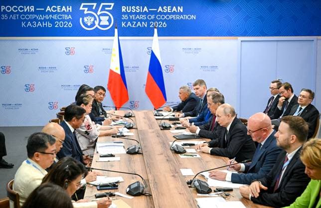 Russia ASEAN Summit 9190738 17.06.2026 Russian President Vladimir Putin meets with Philippine President Ferdinand Bongbong Romualdez Marcos Jr. on the sidelines of the Russia-ASEAN Summit in Kazan, Republic of Tatarstan, Russia. Sergey Bobylev Sputnik Kazan Republic of Tatarstan Russia  Copyright: xSergeyxBobylevx
