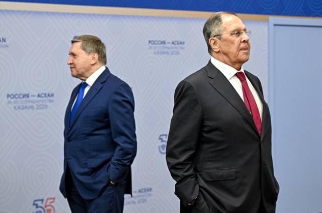 Russia ASEAN Summit 9190946 17.06.2026 Russian Presidential Aide Yury Ushakov and Foreign Minister Sergey Lavrov wait before a meeting between Russian President Vladimir Putin and Turkish Foreign Minister Hakan Fidan on the sidelines of the Russia-ASEAN Summit in Kazan, Republic of Tatarstan, Russia. Sergey Bobylev Sputnik Kazan Republic of Tatarstan Russia  Copyright: xSergeyxBobylevx