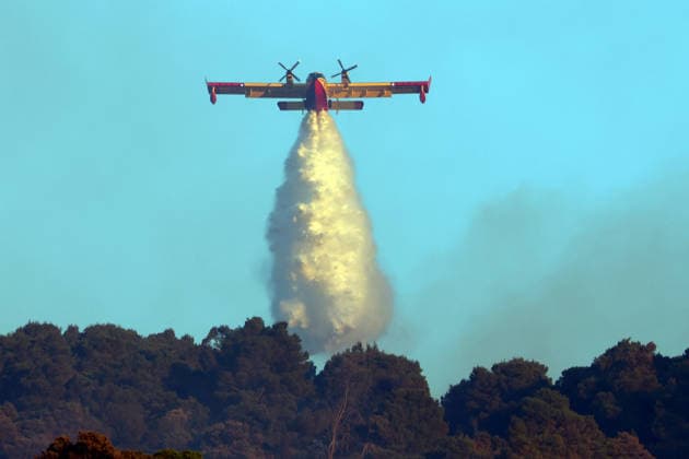 Wildfire continues to burn in Sicily s Trapani region as aerial response intensifies TRAPANI, ITALY - JUNE 17: Firefighting aircraft and helicopters operate to extinguish a wildfire that broke out in a maquis area near the Grande Montagna location in Trapani, on the west of Italy s Sicily Island, on June 17, 2026. The wildfire, which started yesterday afternoon, continues to spread despite ongoing aerial and ground efforts. Alberto Lo Bianco Anadolu Trapani Italy. Editorial use only. Please get in touch for any other usage.  Copyright: x2026xAnadoluxAlbertoxLoxBiancox