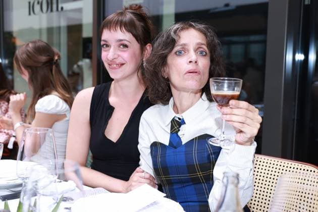 ICON Summer Dinner 2026, Empfang Nellie Thalbach, Anna Thalbach ICON.Summer Dinner 2026, Seated Dinner im Hotel Roomers, Steinplatz, Berlin, Datum: 17.06.2026 *** ICON Summer Dinner 2026, Reception Copyright: xEventpress Kratschx